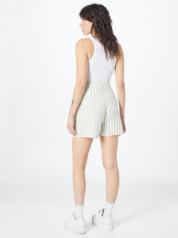 VERO MODA Regular Shorts 'Mia' in Grün