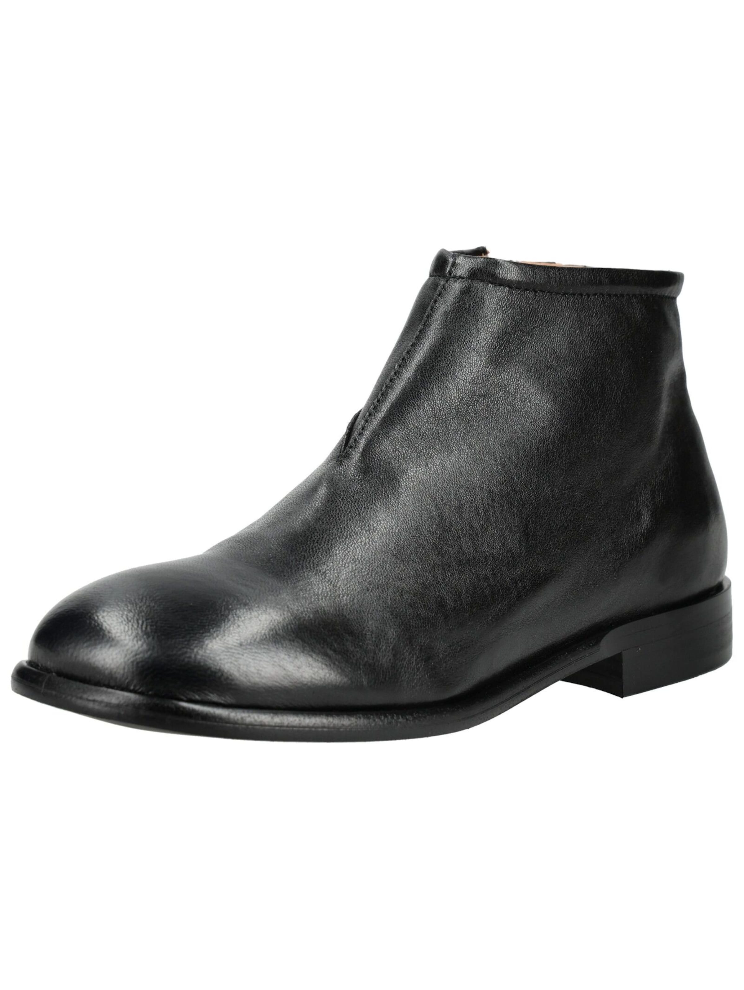 PAVEMENT Ankle boots in Black: front