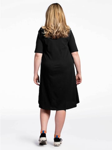 Yoek Dress in Black