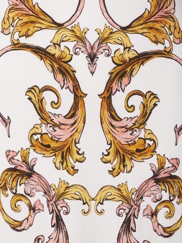 Abito di Versace Jeans Couture in bianco