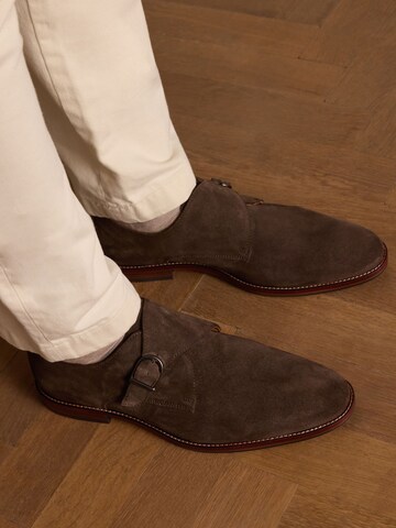 Chaussure basse MANFIELD en marron