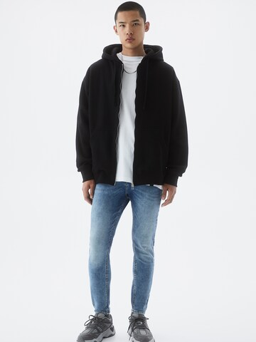 Pull&Bear Tapered Farkut värissä sininen: edessä