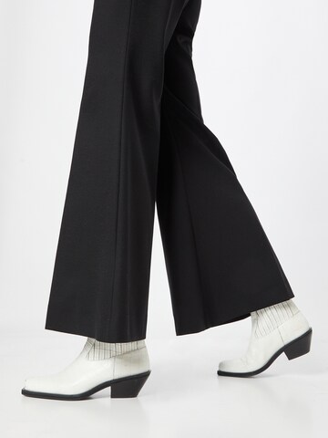 Tiger of Sweden Wide leg Pleated Pants 'VERAI' in Black