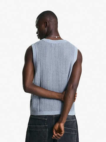 T-Shirt Bershka en bleu