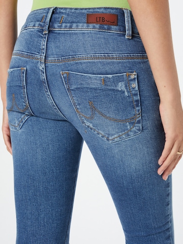 Coupe slim Jean 'Molly' LTB en bleu