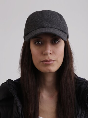 CASH-MERE.CH Cap in Grey: front