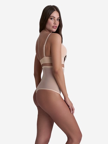Slip scultant 'Forming Tulle High Waist Thong' Bye Bra en beige