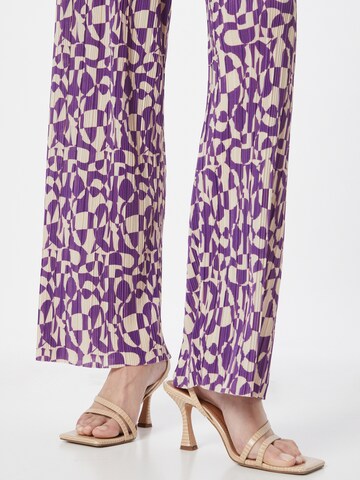 Monki - Pierna ancha Pantalón en lila