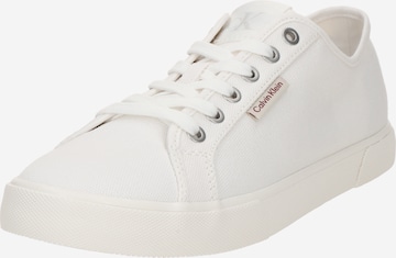 Baskets basses 'ESS' Calvin Klein Jeans en blanc : devant
