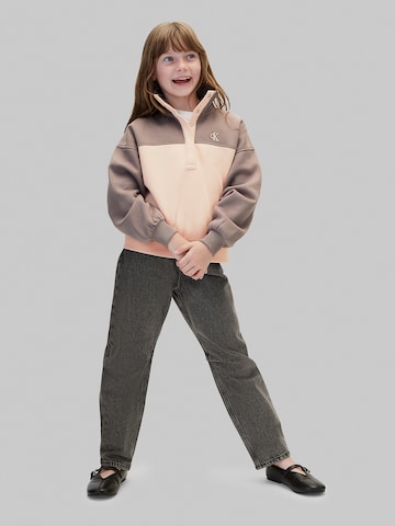 Calvin Klein Jeans Regular Collegepaita värissä beige