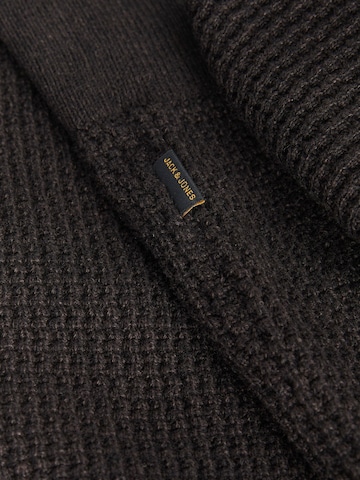 Jack & Jones Plus Trui 'JPRBLUSTANLEY' in Bruin