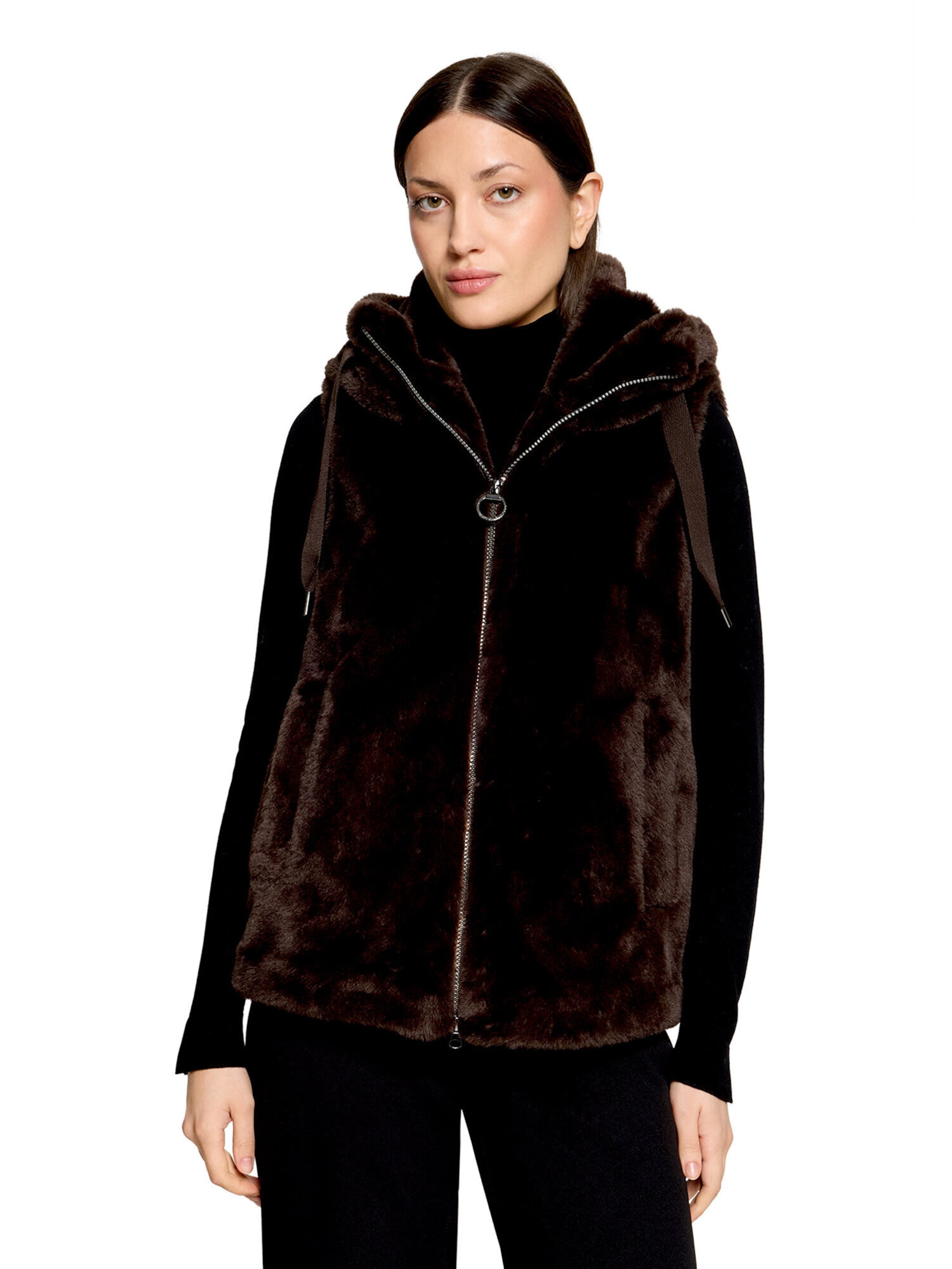 Betty Barclay Vest in Brown: front