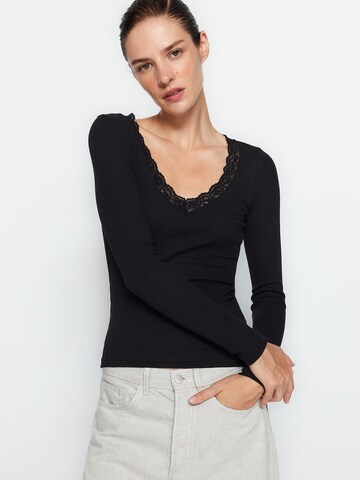 Tricou de la Trendyol pe negru