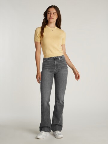 Tommy Jeans Flared Jeans 'Sylvia' in Grey