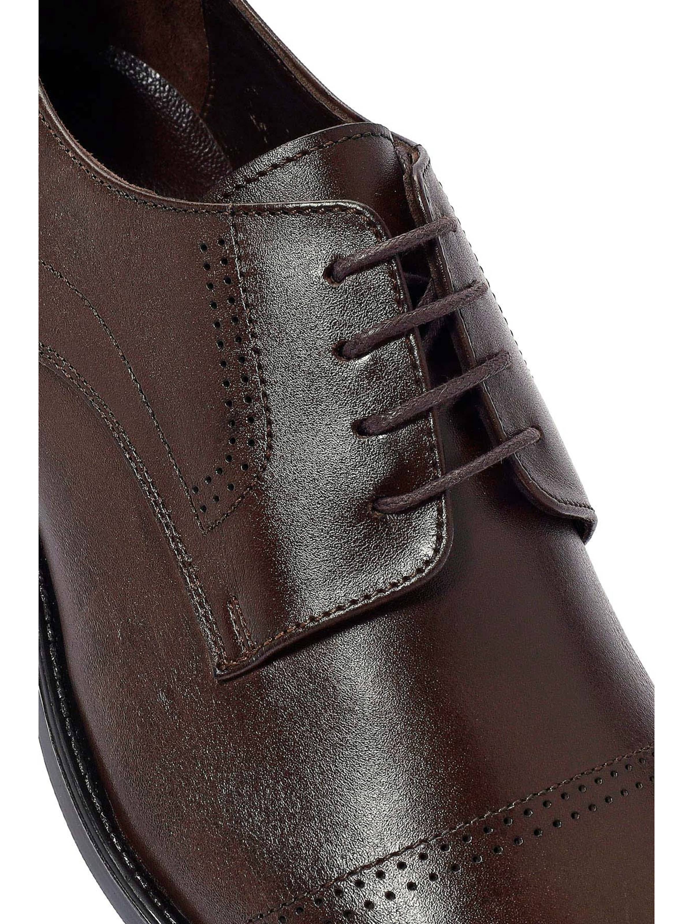 Chaussure à lacets Derimod en marron