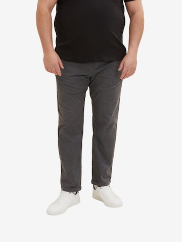 TOM TAILOR Men + Regular Trousers in Grey: front