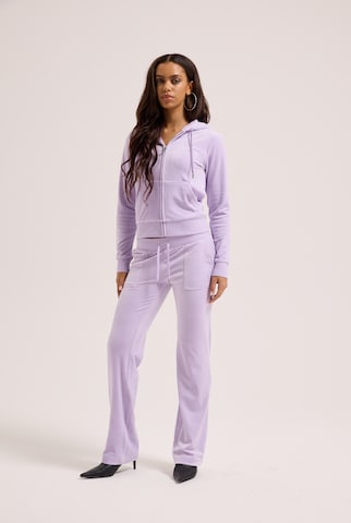 évasé Pantalon 'DEL RAY' Juicy Couture Petite en violet : devant
