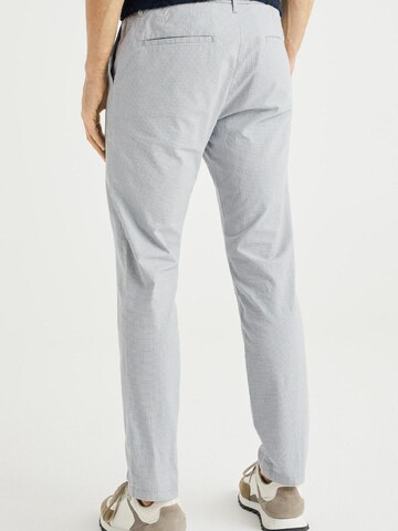 WE Fashion - Slimfit Calças chino em cinzento
