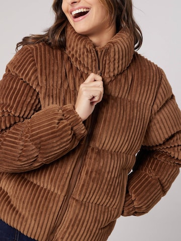Deeluxe Winter Coat in Brown