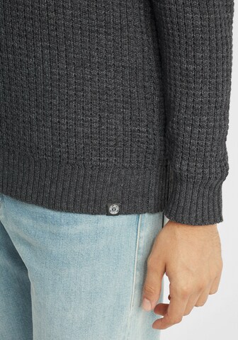 !Solid Strickpullover 'Mapari' in Grau