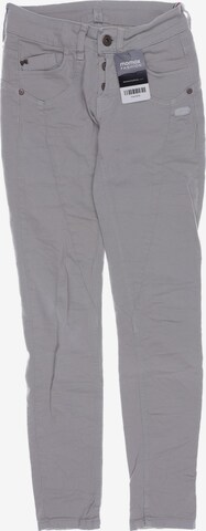 Gang Jeans in 24 in Grey: front