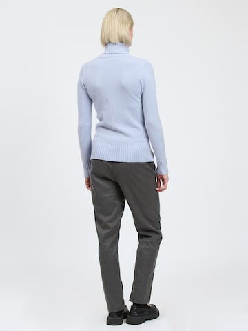 Pullover di Influencer in grigio