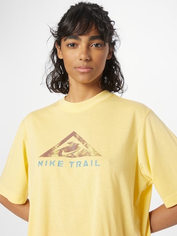 NIKE Funkční tričko – žlutá