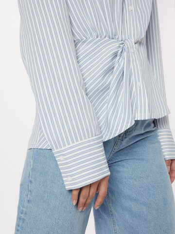 TOPSHOP Blouse in Blauw