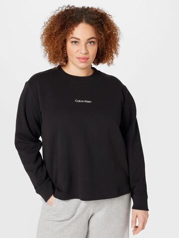 Sweat-shirt Calvin Klein Curve en noir : devant