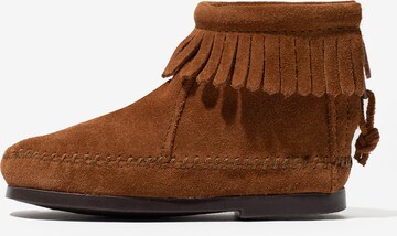 Minnetonka Snow Boots 'Britney' in Brown: front