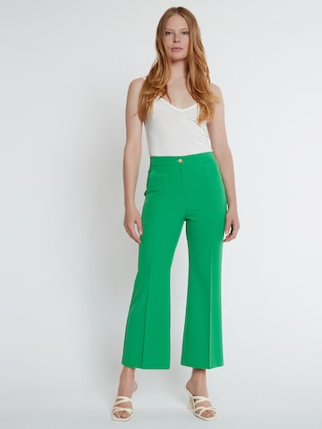 Regular Pantalon à plis ' Kadla ' Ana Alcazar en vert