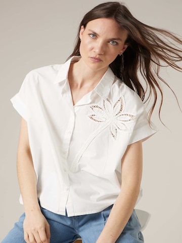 Chemisier 'Isaela' Deeluxe en blanc