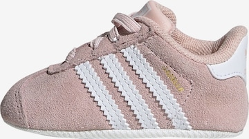 ADIDAS ORIGINALS - Recién nacido 'Gazelle' en rosa: frente