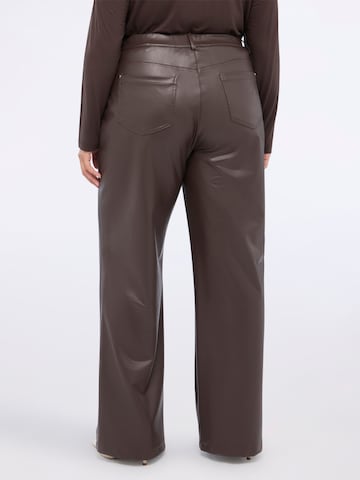 Regular Pantalon Fiorella Rubino en marron