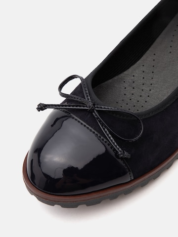 GABOR Ballet Flats in Blue