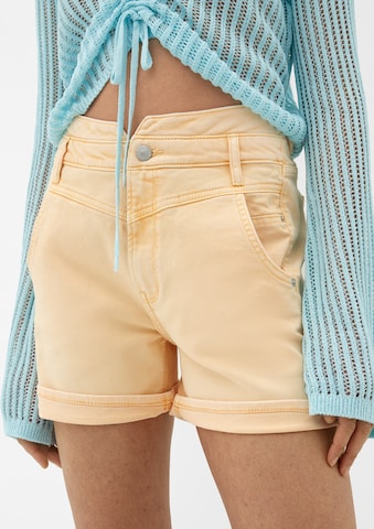 QS Regular Shorts in Gelb