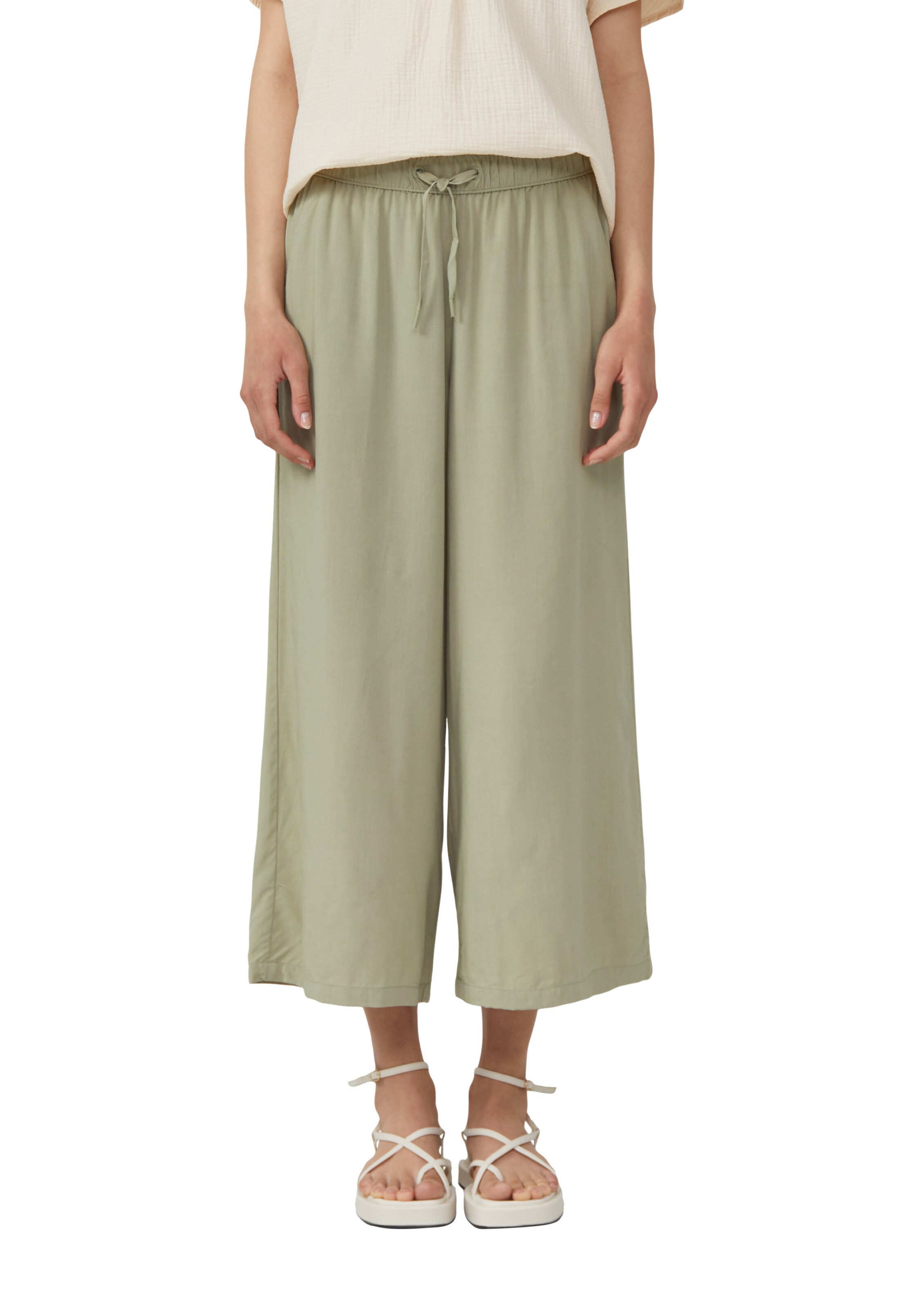 QS Wide leg Pants in Green: front