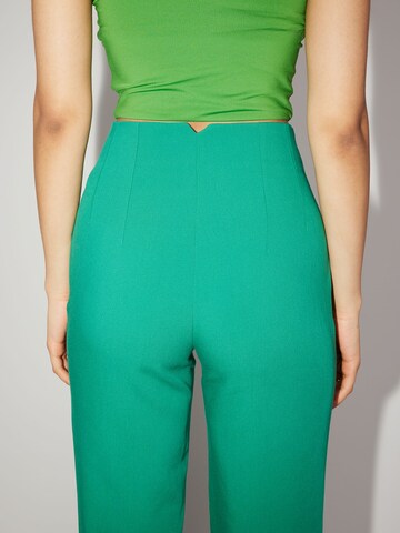Regular Pantalon chino 'Erika' LeGer by Lena Gercke en vert : devant