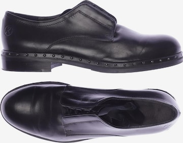 Kämpgen Flats & Loafers in 36 in Black: front