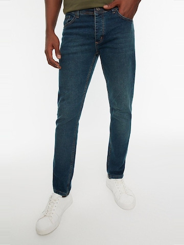Trendyol Regular Jeans in Blue: front