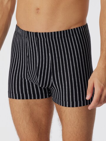 SCHIESSER Boxershorts ' 95/5 Essentials ' in Zwart: voorkant