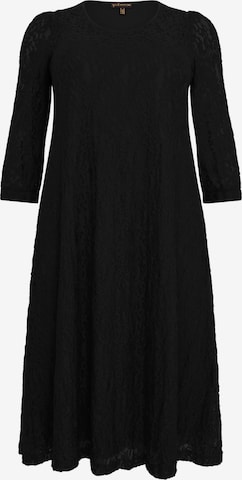 Yoek Dress in Black