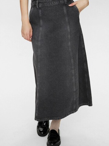 NÜMPH Hame ' NUBROOKLYN SKIRT ' värissä harmaa: etupuoli
