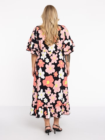 Robe Yoek en rose