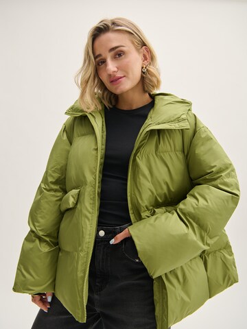 Tatiana Zidekova - Chaqueta de entretiempo en verde: frente