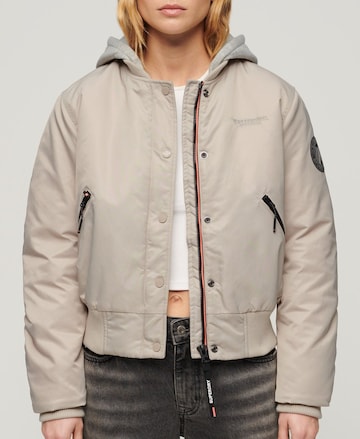 Superdry Jacke in Grau: predná strana