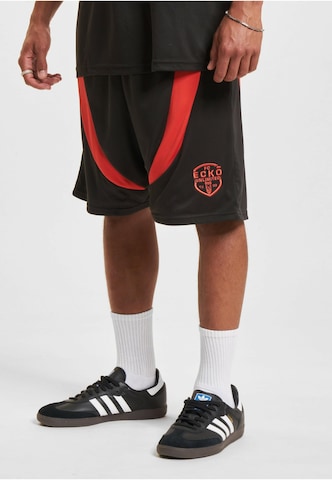 Ecko Unlimited Loose fit Pants in Black: front