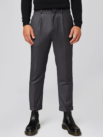 ABOUT YOU x Kevin Trapp Pleat-front trousers in Grey: front