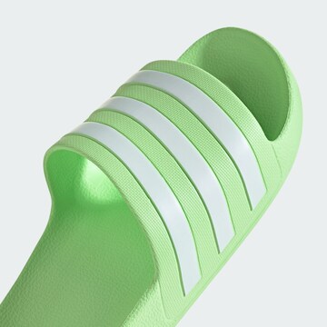 ADIDAS SPORTSWEAR - Sapato de praia/banho 'Adilette Aqua' em verde