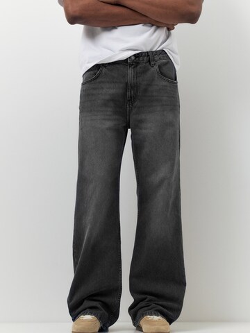 Pull&Bear Flared Jeans in Schwarz: Vorderseite